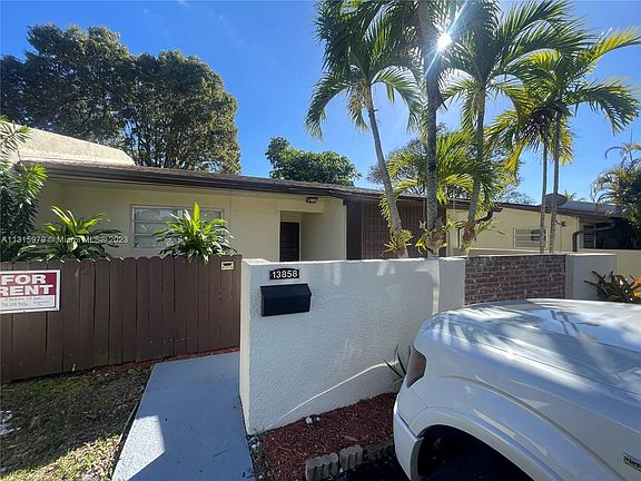 4th image of 13858 Kendale Lakes Dr #13858