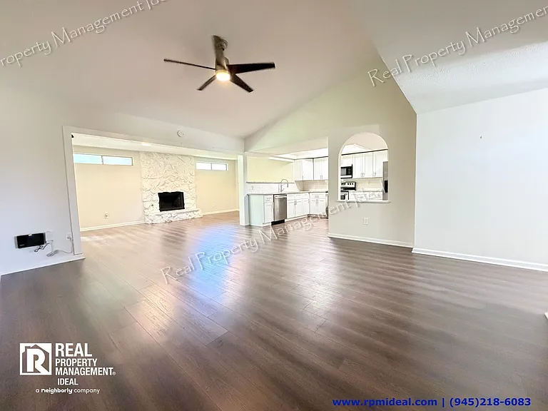 706 Jamestown Dr — Photo 5