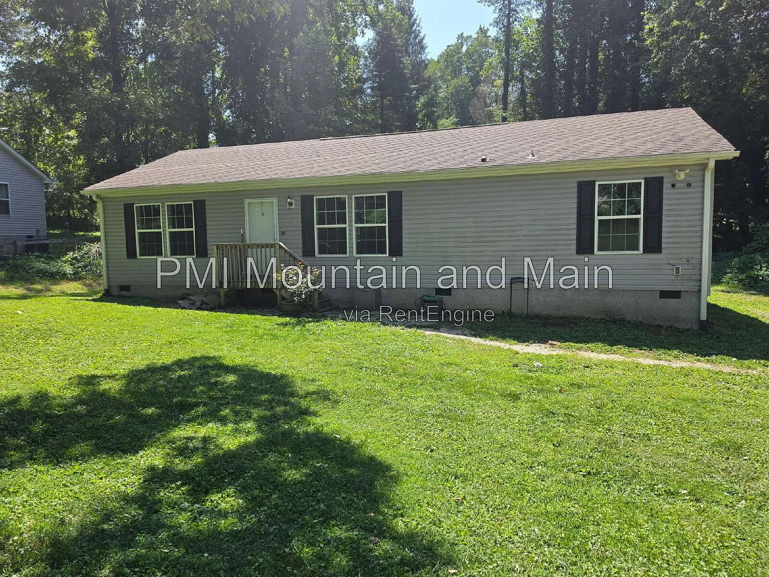 3 bed, 2.0 bath, 1458 sqft, $2,295 — Photo 2