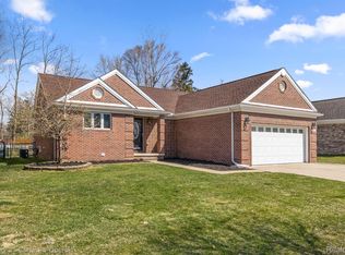37454 Eagle Drive St, Livonia, MI 48150