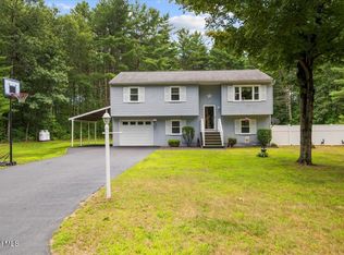 7 Balsam Ln, Gansevoort, NY 12831