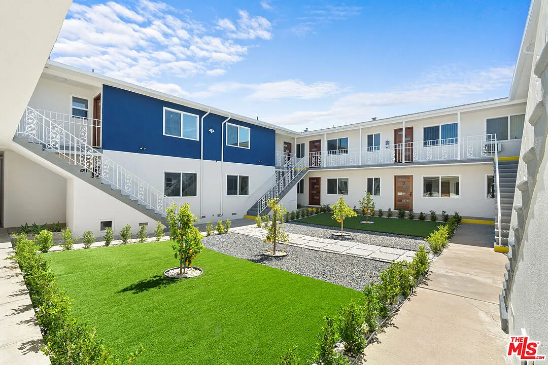 Building Photo - 420 S Sepulveda Blvd #10