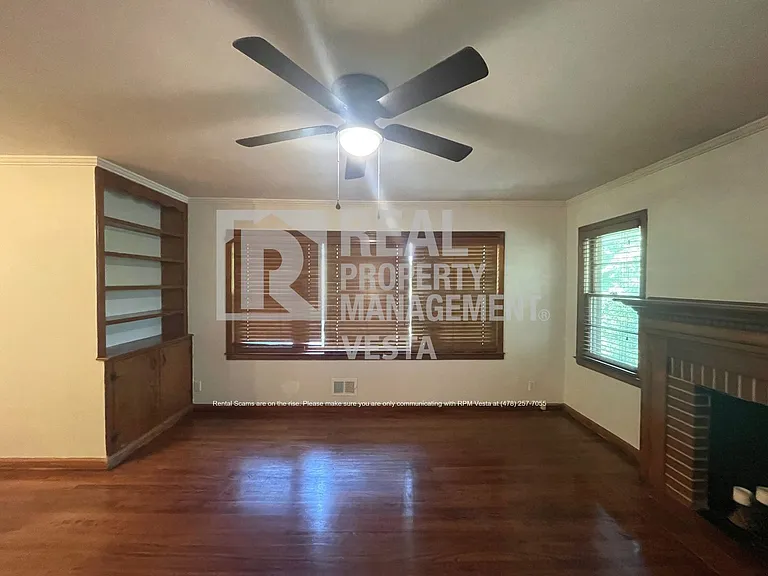 2670 Pierce Dr N — Photo 3