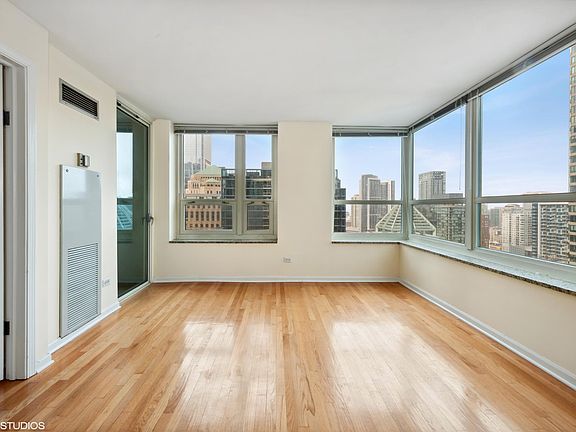 2nd image of 345 N La Salle Dr APT 2710