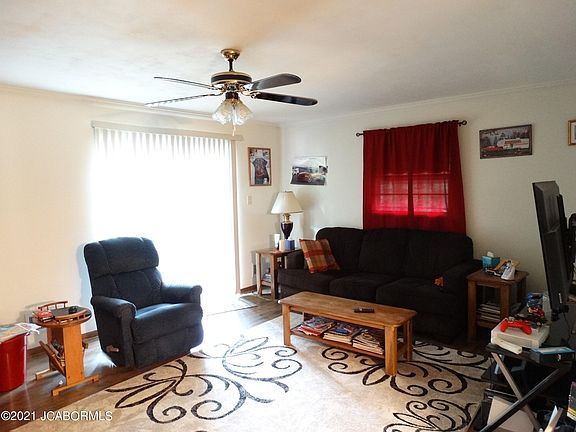 5th image of 1603 Thompson St