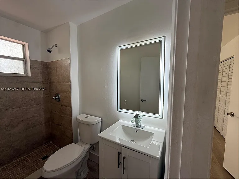 15749 NE Woodgate Ct — Photo 6