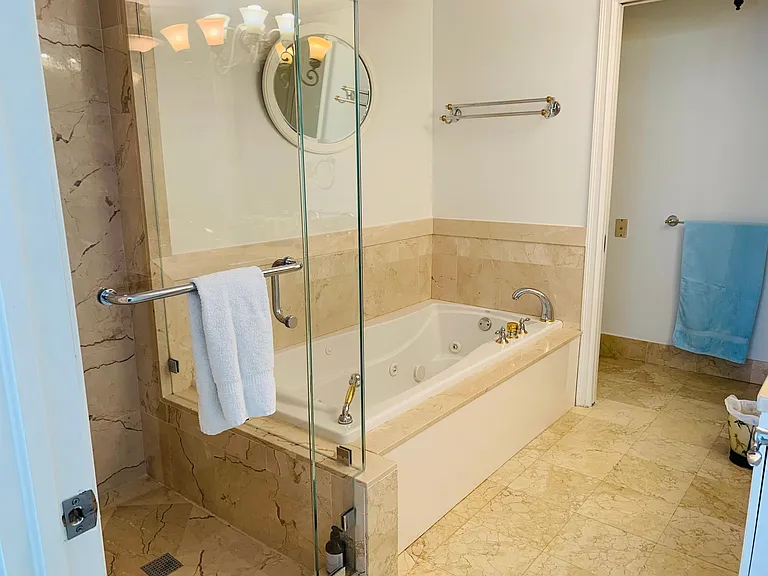 3400 SW 27th Ave #1001 — Photo 41