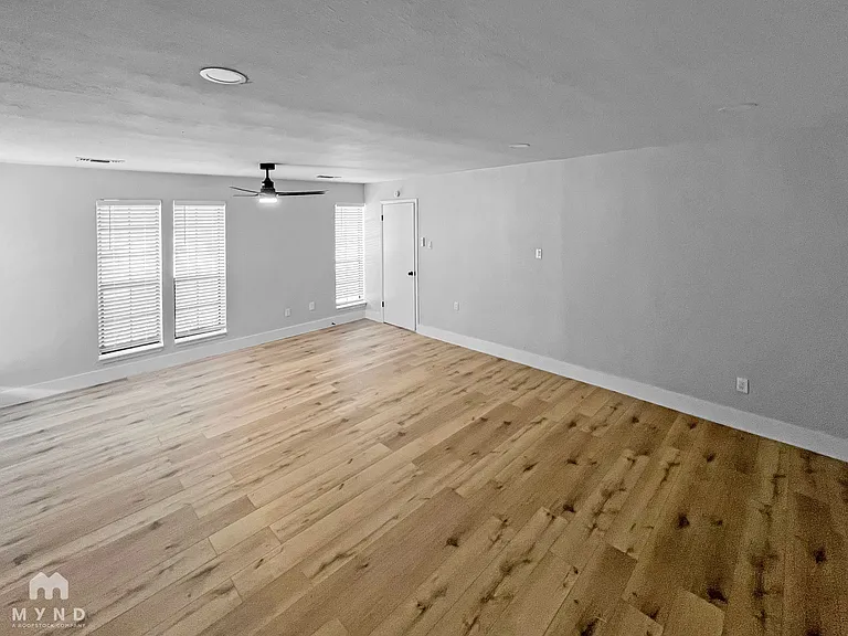 1215 Spring Lake Dr — Photo 17