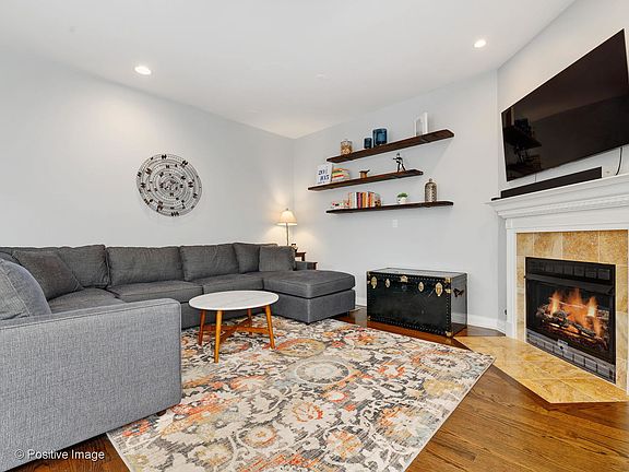 5th image of 2402 W McLean Ave APT 203