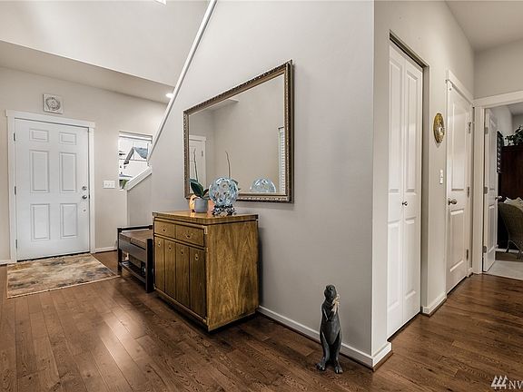 5th image of 1362 42nd St NE