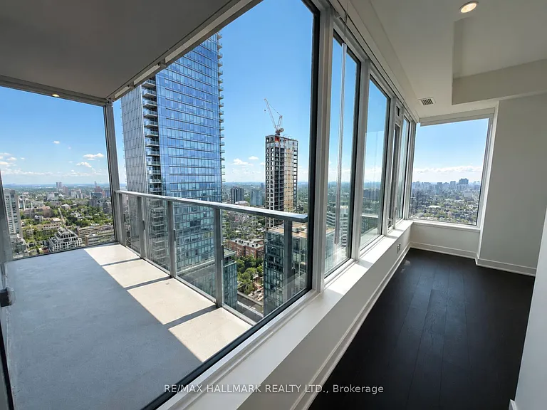 11 Yorkville Ave #3502 — Photo 12