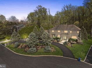 537 Pondview Rd, Jenkintown, PA 19046