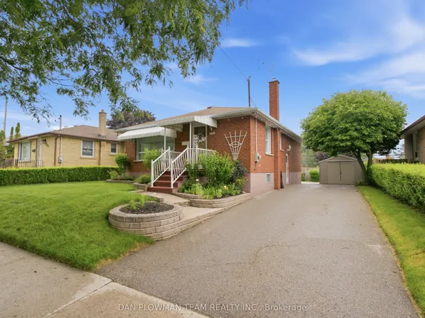 1401 Tremblay St, Oshawa, ON L1J 3X7