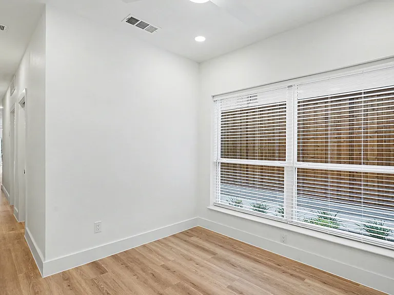 2217 N Fitzhugh Ave #101 — Photo 21