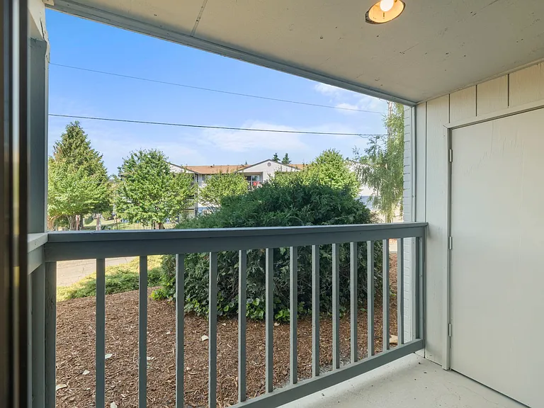 Park Ridge Apartments — Photo 14