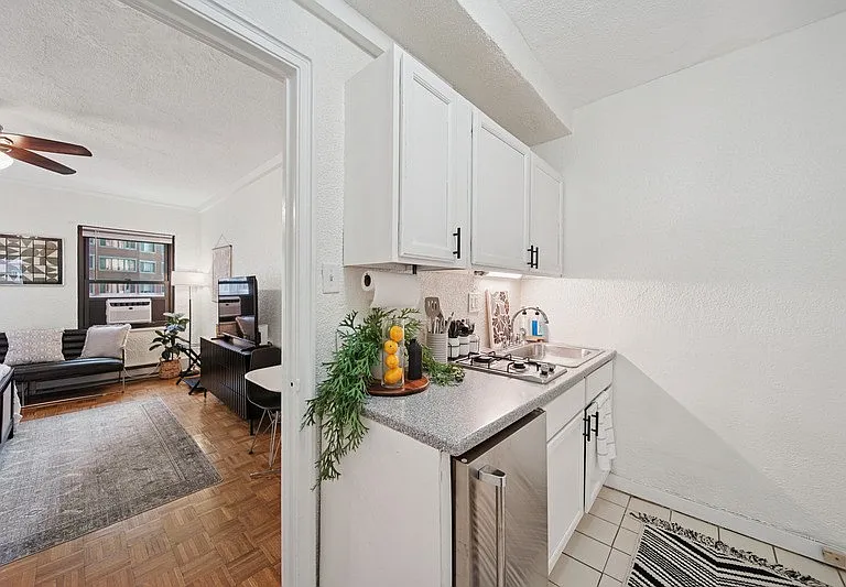 The Deco North Lake Shore — Photo 93