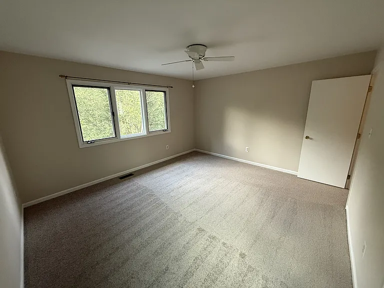 83 Winterberry Ct — Photo 17