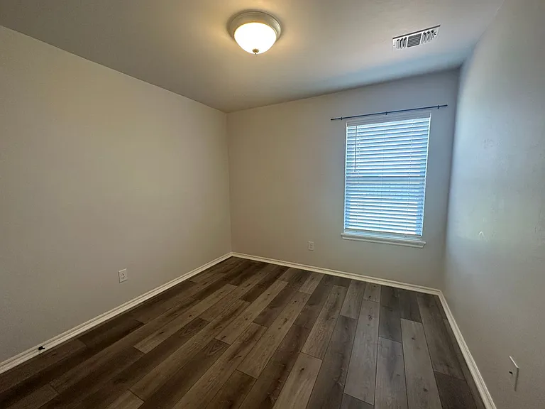 15749 Potomac Dr — Photo 24