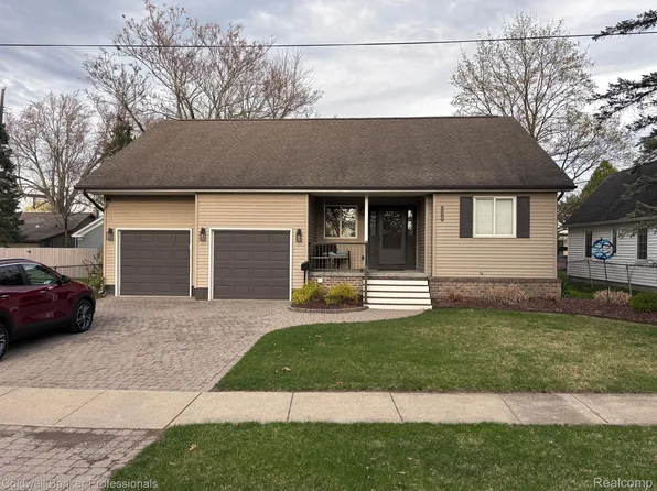 136 N Axford St, Lake Orion, MI 48362