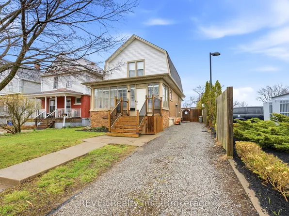 348 Hellems Ave, Welland, ON L3B 3C1