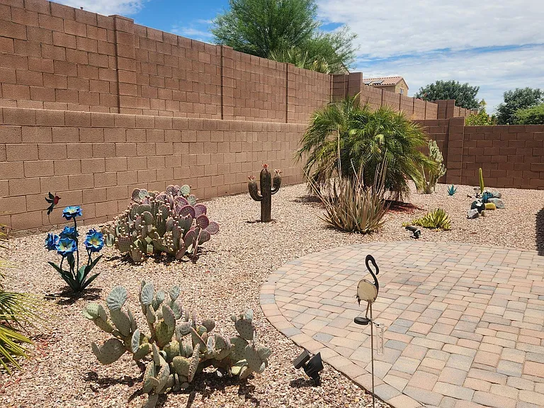 18418 W Getty Dr — Photo 8