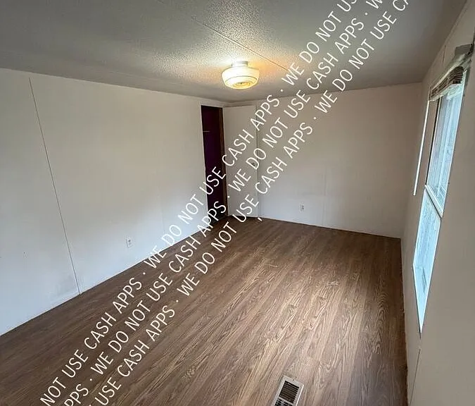102 Hornet Ln — Photo 7