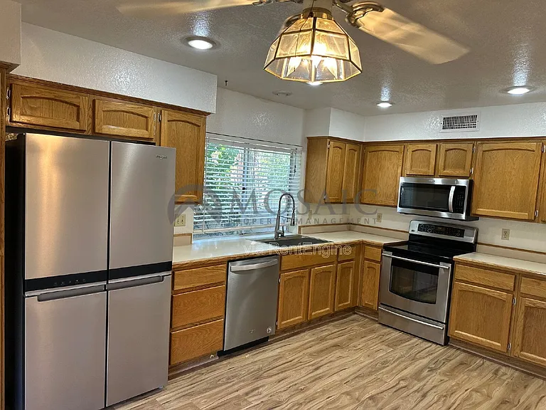 3933 W Rene Dr — Photo 4