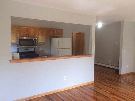 4th image of 100 Goff Ave