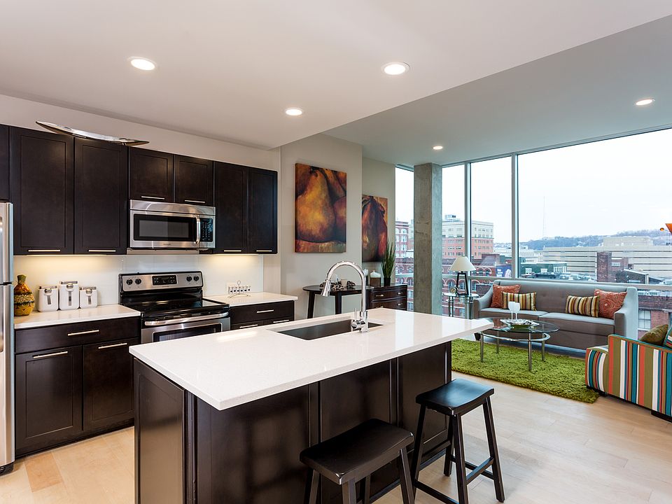Seven at Broadway kitchen and open floorplan