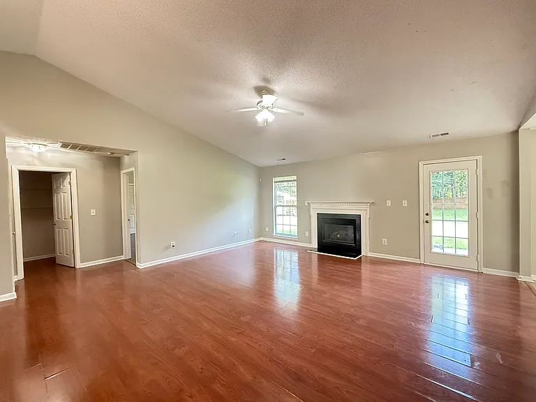 3235 Silver Spur Ct — Photo 9
