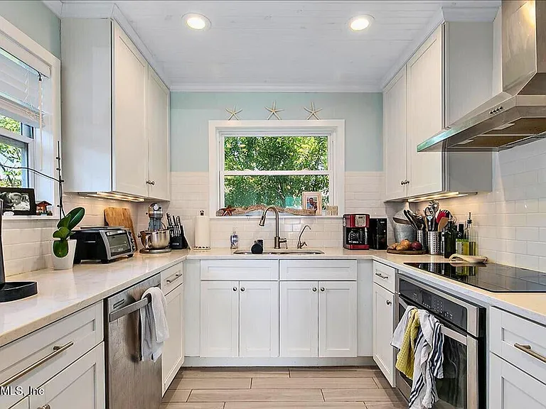 200 Walnut St #2 — Photo 5