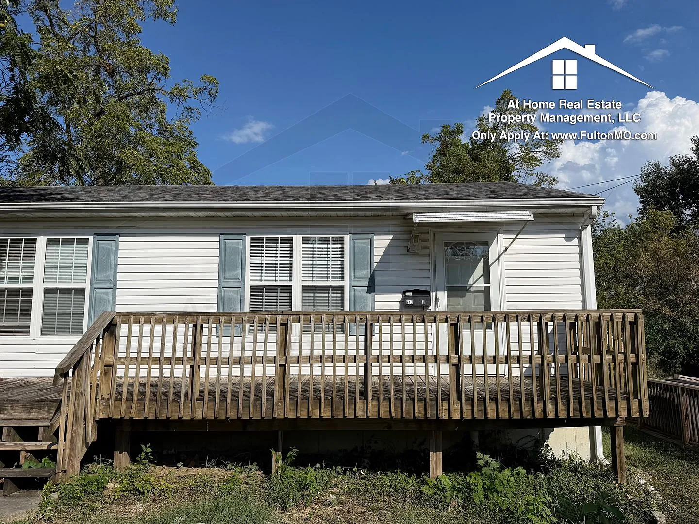 Grand Avenue 710 Duplex — Photo 1