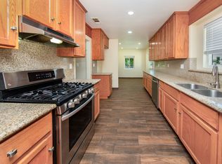 10402 Omelveny Ave, Pacoima, CA 91331