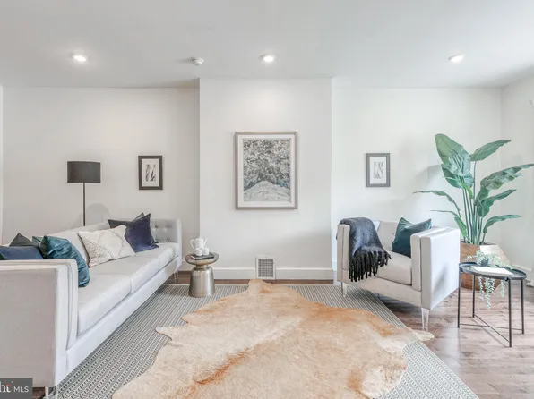 1631 Porter St, Philadelphia, PA 19145