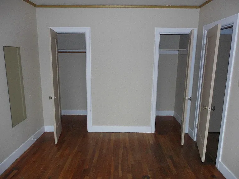 2 bedroom closets!