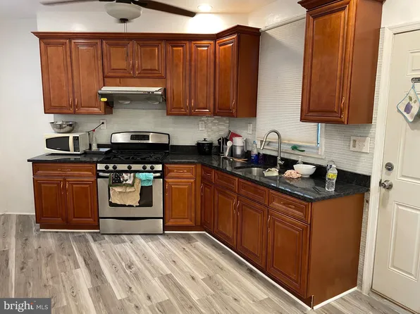 813 Federal St, Philadelphia, PA 19147