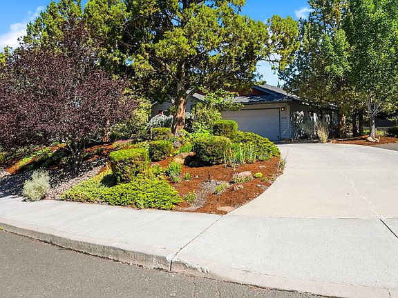 4th image of 2058 NE Hollow Tree Ln