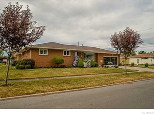 40 Ruth Ave, Amherst, NY 14226