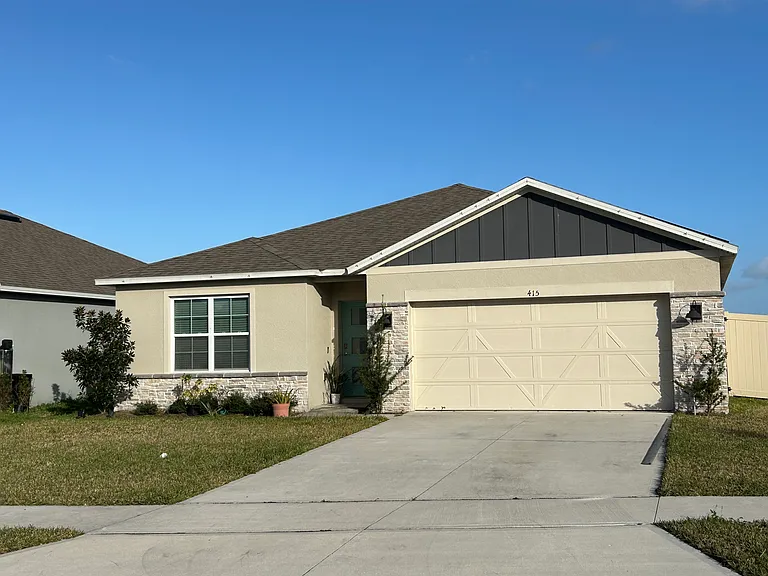 415 Tanis Ave — Photo 1