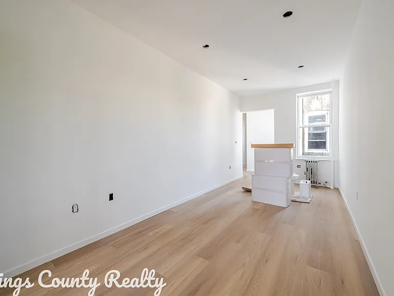 94 Harrison Pl #2R — Photo 15