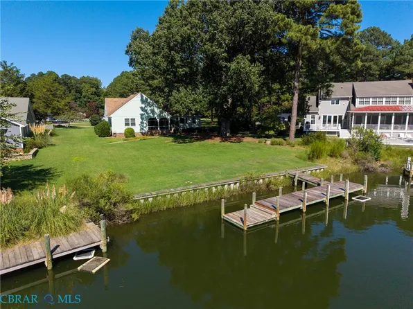 426 Tranquility Ln, Deltaville, VA 23043
