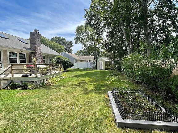 4th image of 135 Diane Avenue