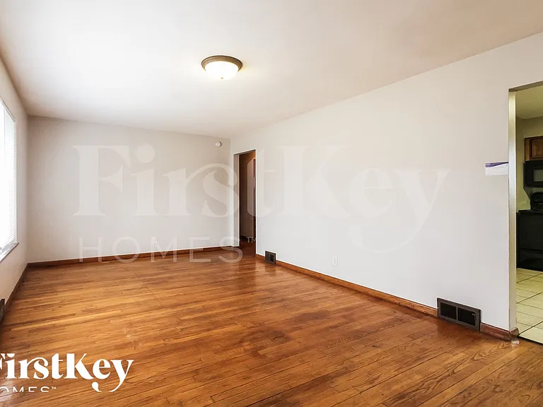 1317 N Hathaway Dr — Photo 2