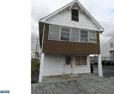 2nd image of 190 Hubbard Ave