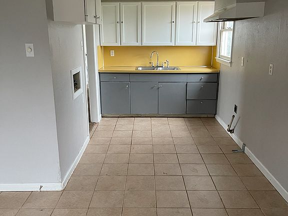 4th image of 5449 Questa Dr