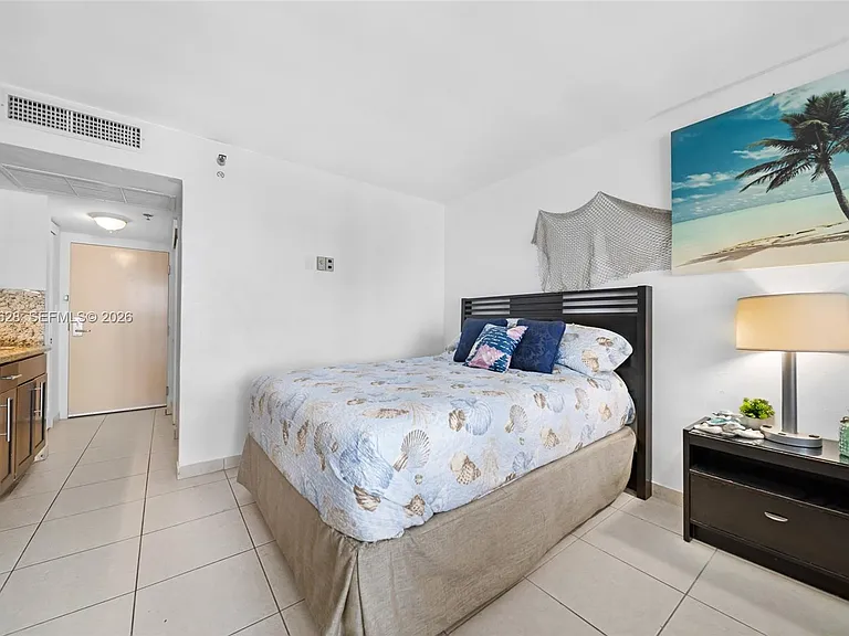 19201 Collins Ave #1117 — Photo 8