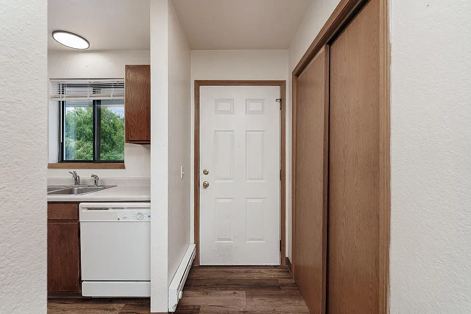 1 bed, 1.0 bath, $750 — Photo 4
