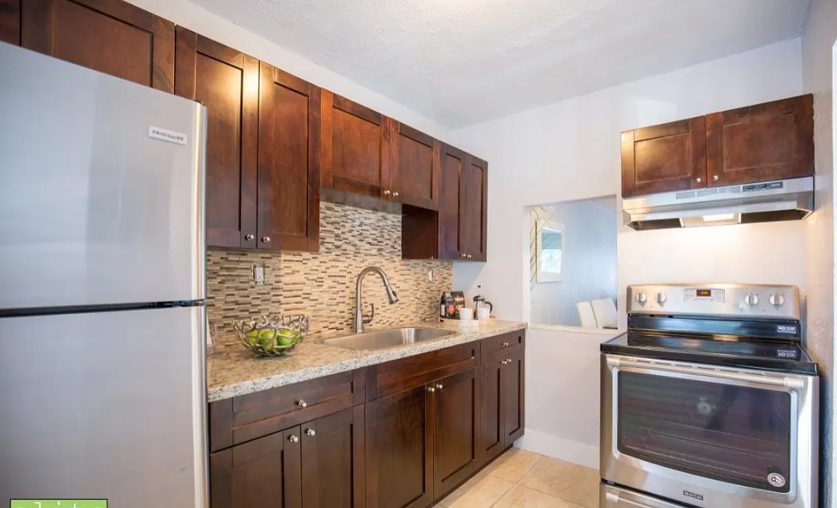 2 bed, 1008 sqft, $2,099 — Photo 2