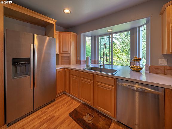 3rd image of 2321 NE 52nd St