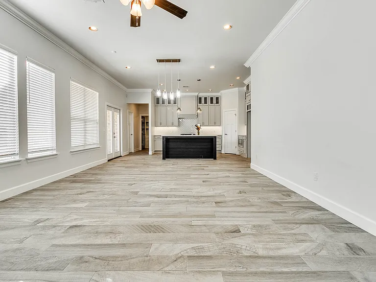 5616 Saint James Pl — Photo 8